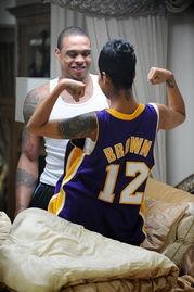 湖人最新爆料视频,最新爆料视频曝光球队备战细节!” 第1张 湖人最新爆料视频,最新爆料视频曝光球队备战细节!” 第1张